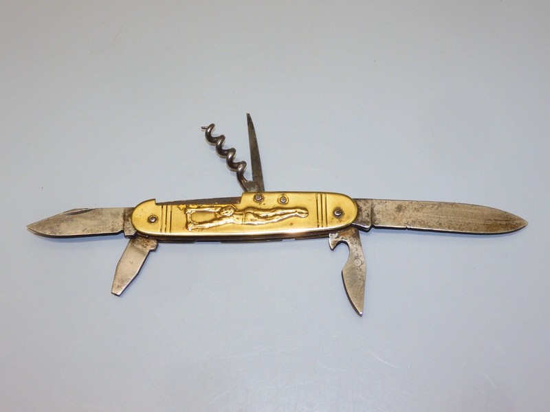 - Couteau De Poche Ancien Pradel Plaquettes Laiton Basketteur Gymnaste  J.O.   D