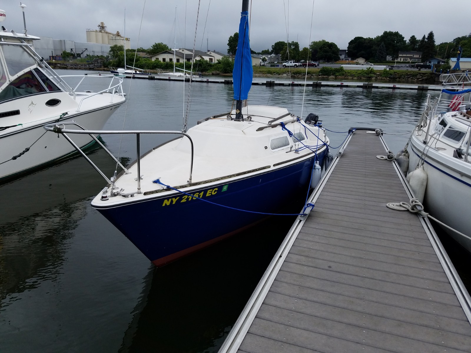 PY23 Sloop Sailboat Trailer & Outboard