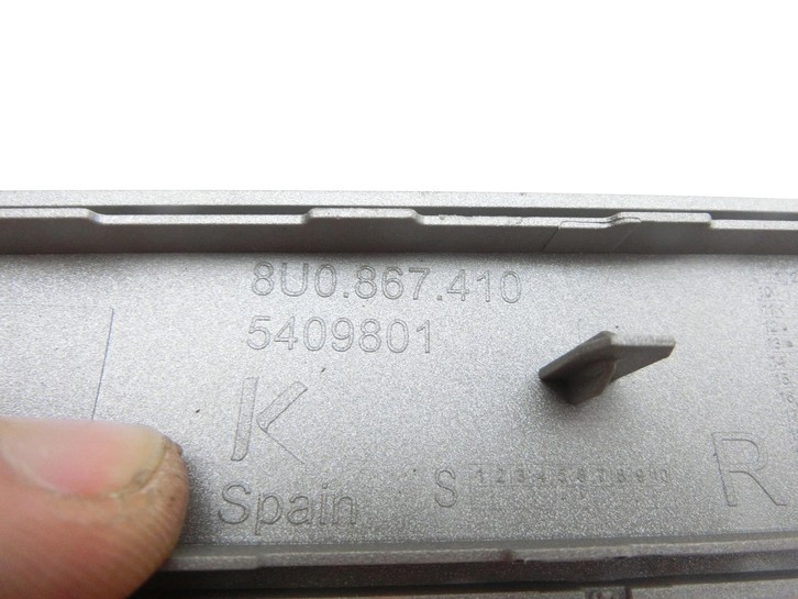 Audi Q3 8U 11-14 Türleiste Leiste Zierleiste Rechts Vorne Innen LZ9Y Audi Q3 8U 11-14 25.04.2013 8U0867410 gebraucht Bild 5