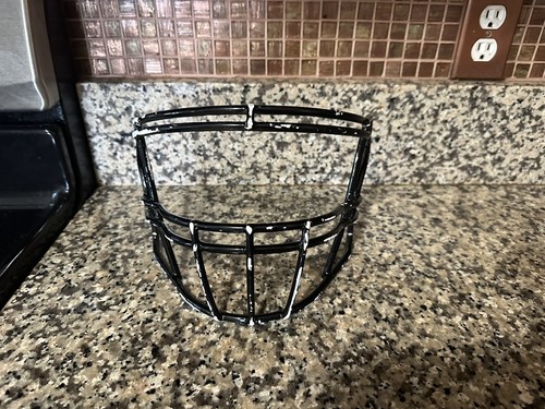 【ライトグレー】Riddell CU-SF-2BD-SW-HP (OBJ) Raiders EDGE Yannick Ngakoue is using a Riddell SpeedFlex