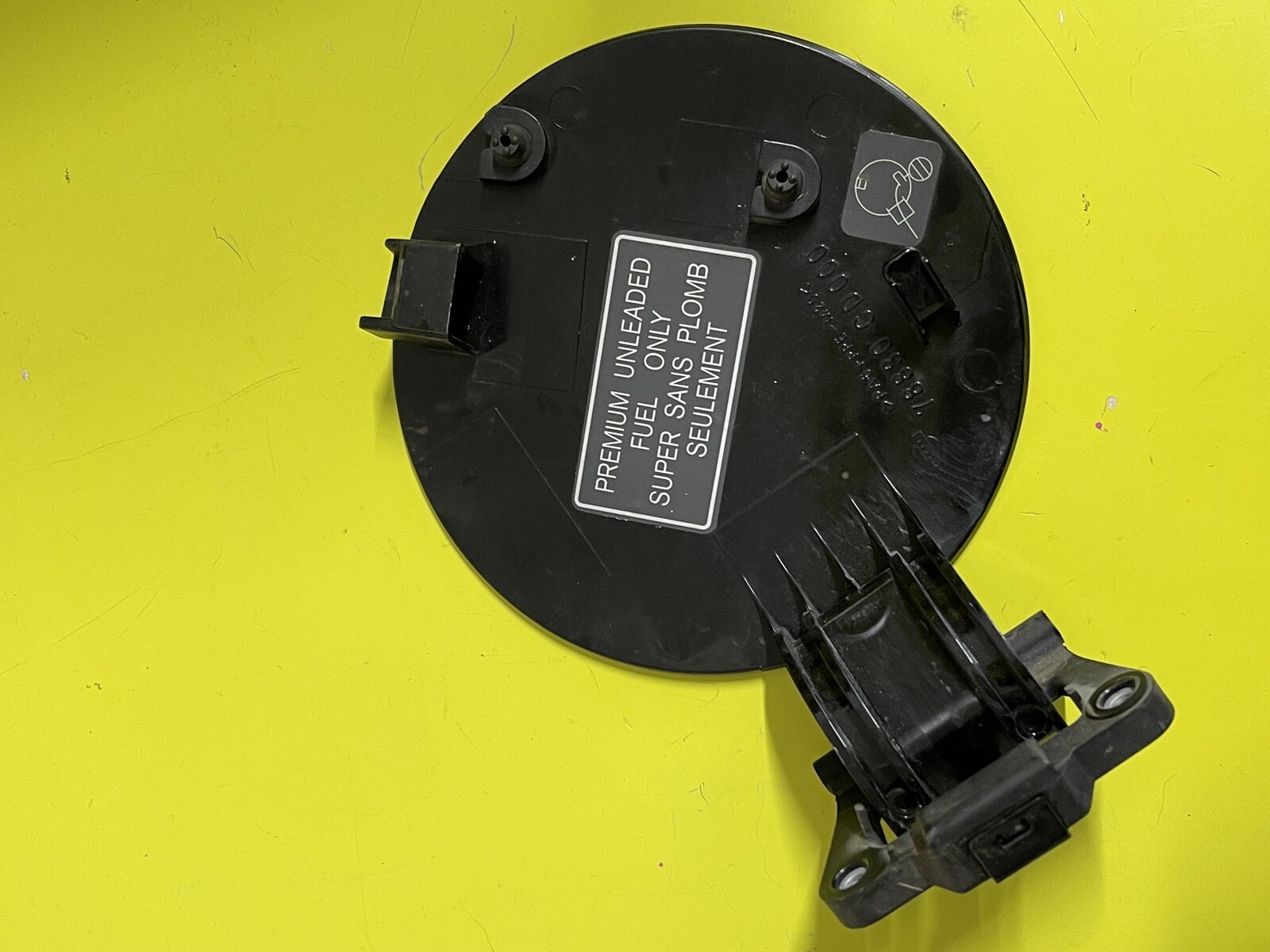 NISSAN 350Z FUEL DOOR - thumbnail 3