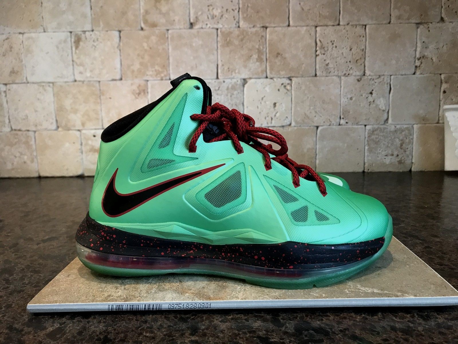 シューズ(男性用) Nike LeBron 10 Floridian US9.5 Nike Lebron 10 X Floridian Size 10.5 Sneakers Black Pink