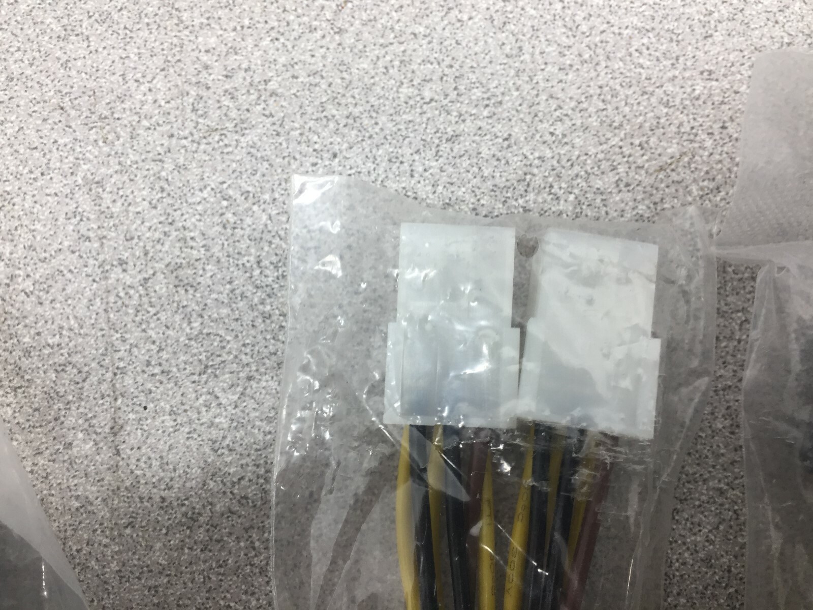 NEW IN BAG (LOT OF 5) ZOTAC 8PIN PCLE TO 2 6 PIN PCLE Y-CABLE 146-00831-0010F