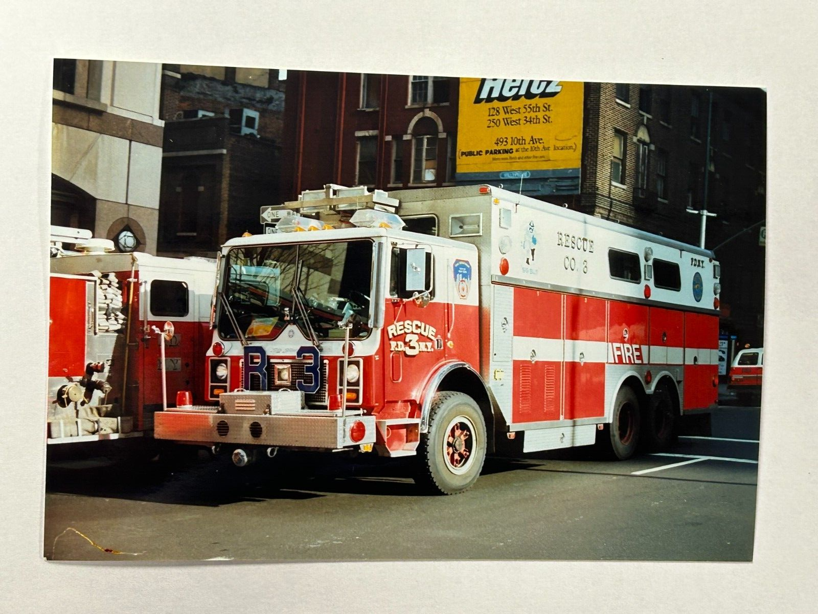 FDNY R3 1988 Mack MC Saulsbury Rescue Fire Apparatus Photo