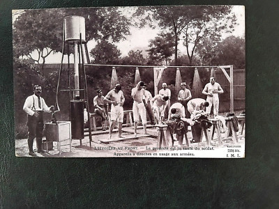 CARTE POSTALE ANCIENNE  : L'HYGIENE AU FRONT