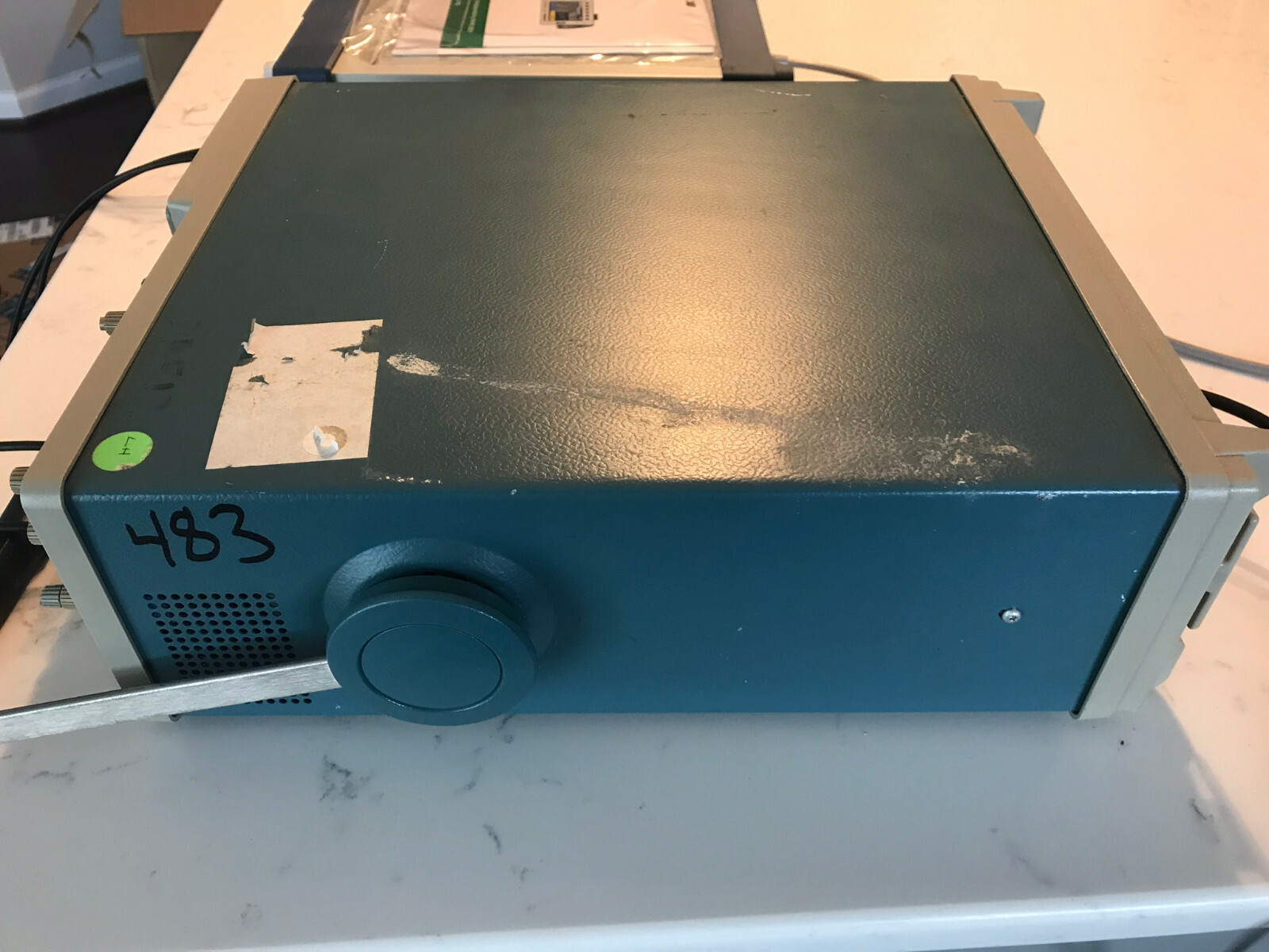 TEKTRONIX 2230 100MHz Digital Storage Oscilloscope with OEM Probe