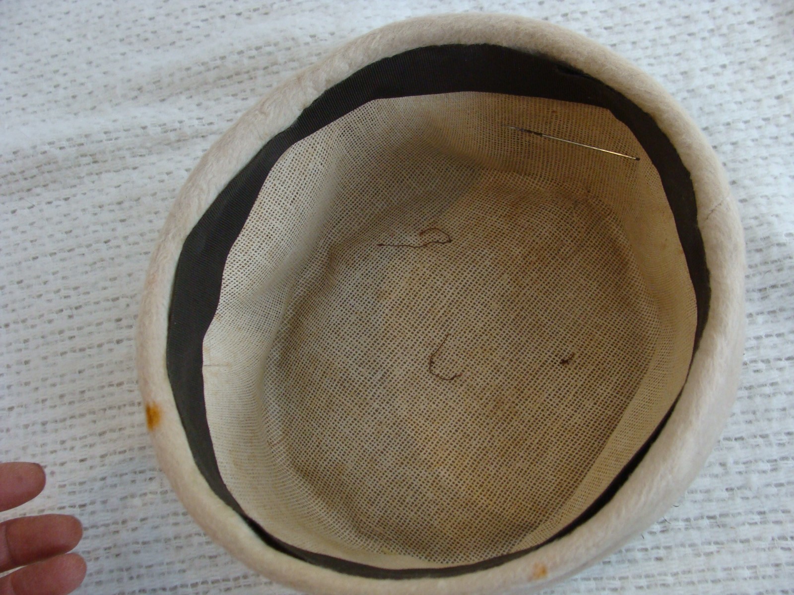 Vintage Beige Women's Pill Box Hat Peacock Feather Trim Costume Retro Fur Felt