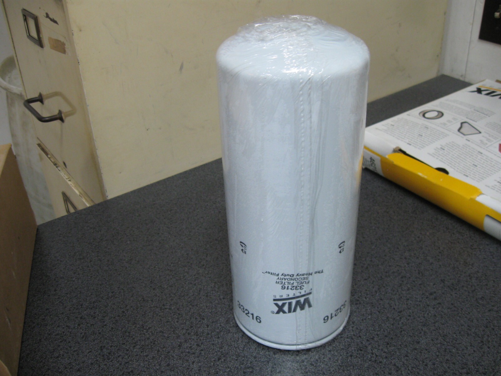 1さま　専用 Wix 33216 Fuel Filter Replaces MACK 483GB431 25501624