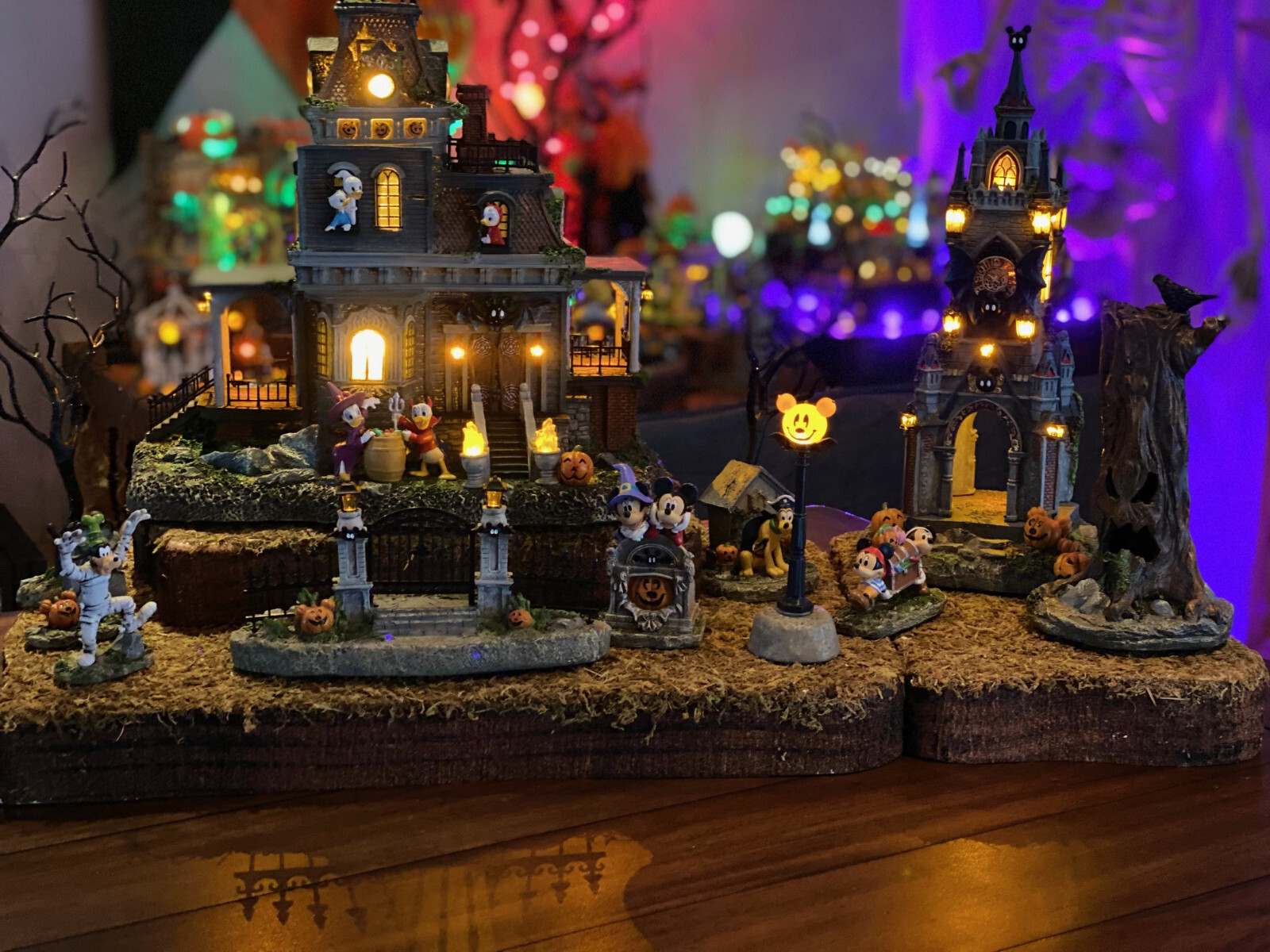 Disney Halloween Village 12 Piece Set 2022 NEW IN BOX | eBay Disney Halloween Village 12 Piece Set 2022 NEW IN BOX | eBay