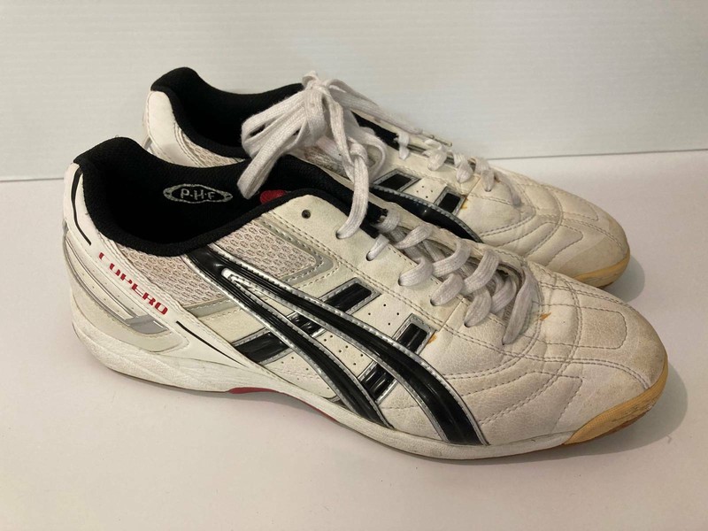 asics futsal boots