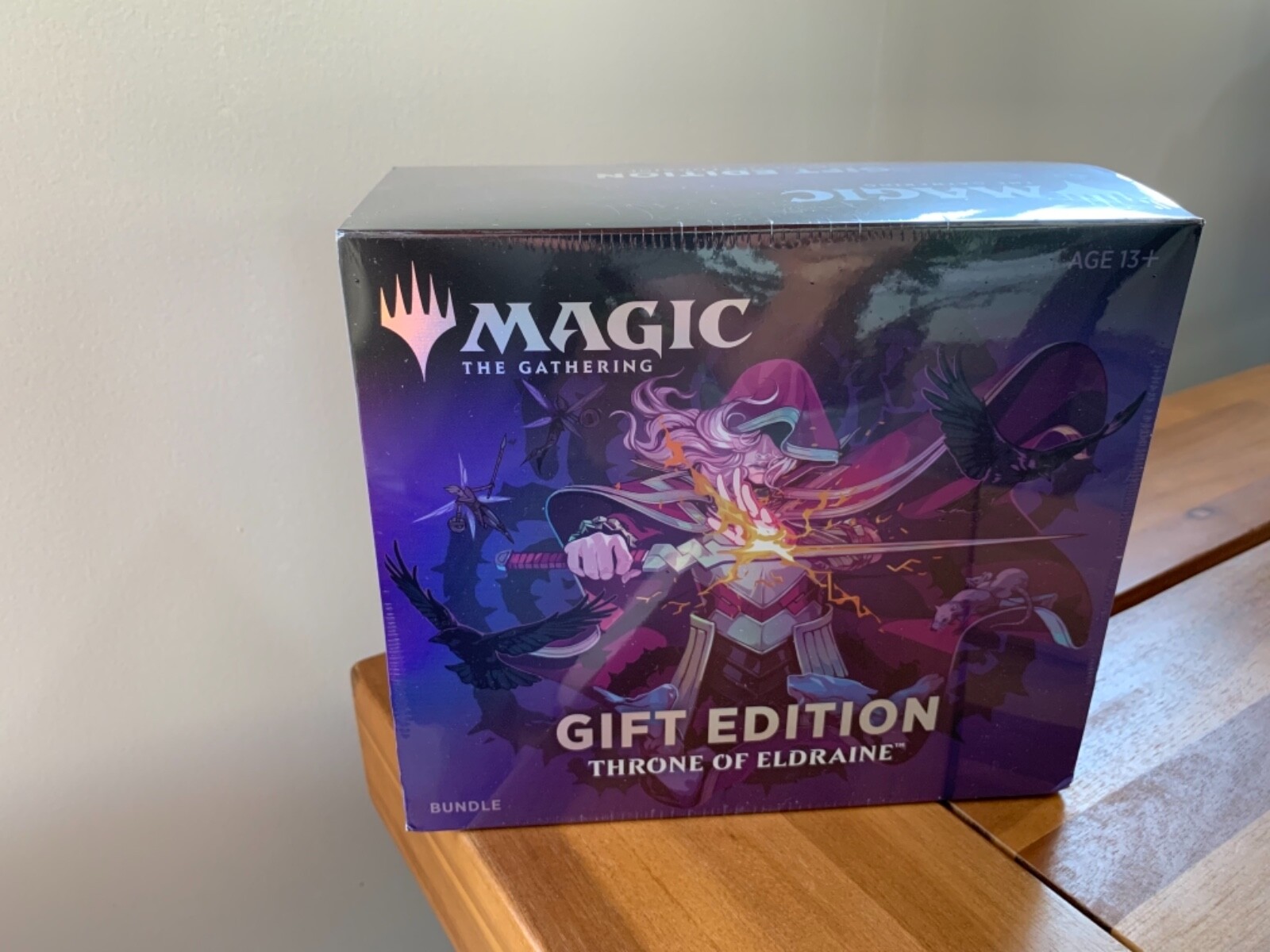 GIFT EDITION THRONE OF ELDRAINE エルドレイン Amazon.com: Magic The Gathering Throne of Eldraine Bundle