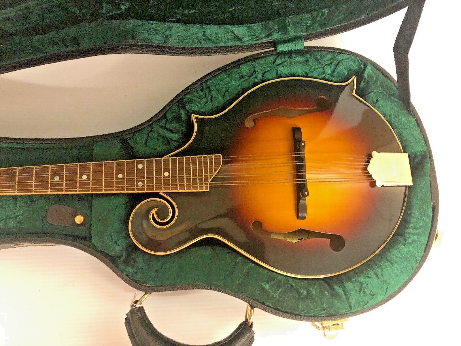 Kentucky Mandolin Model KM-630 in Traditional Sunburst w/ Case - Mint!