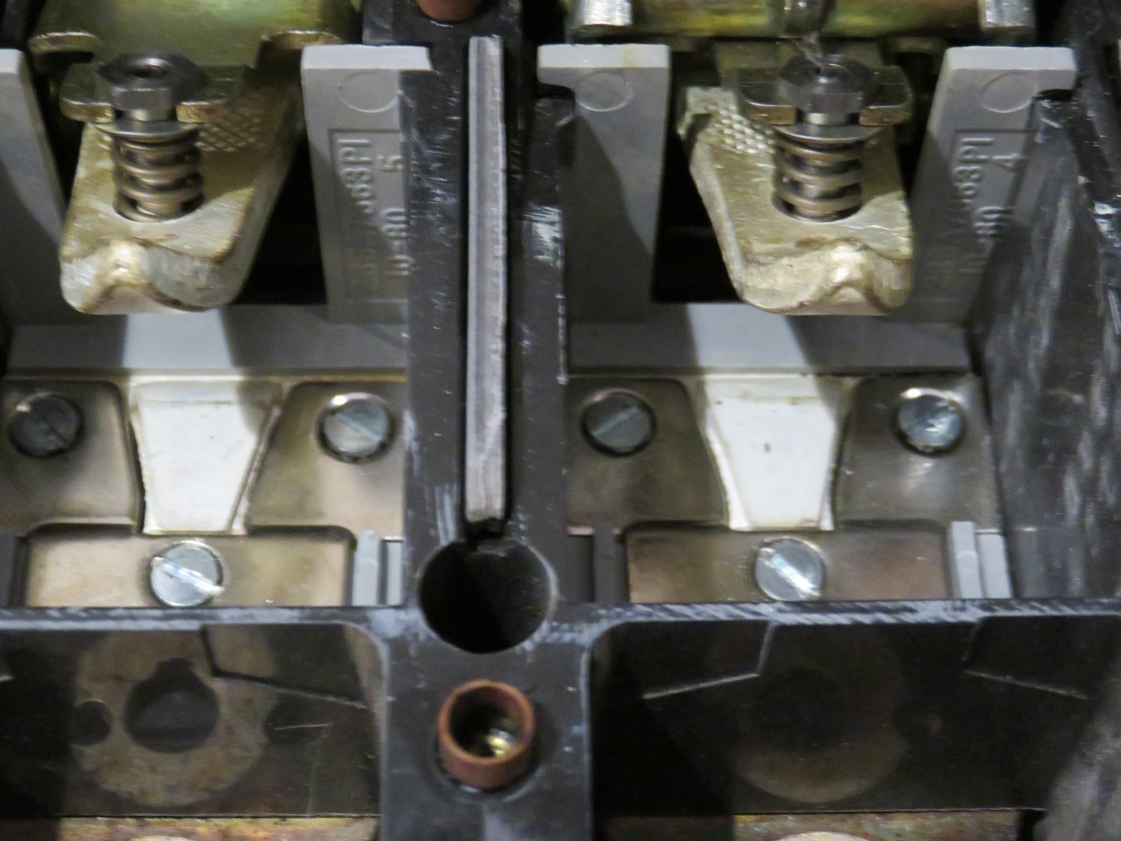 GE CIRCUIT BREAKER THJK436F000 400 AMP 600 VOLT 3 POLE W/400A TRIP