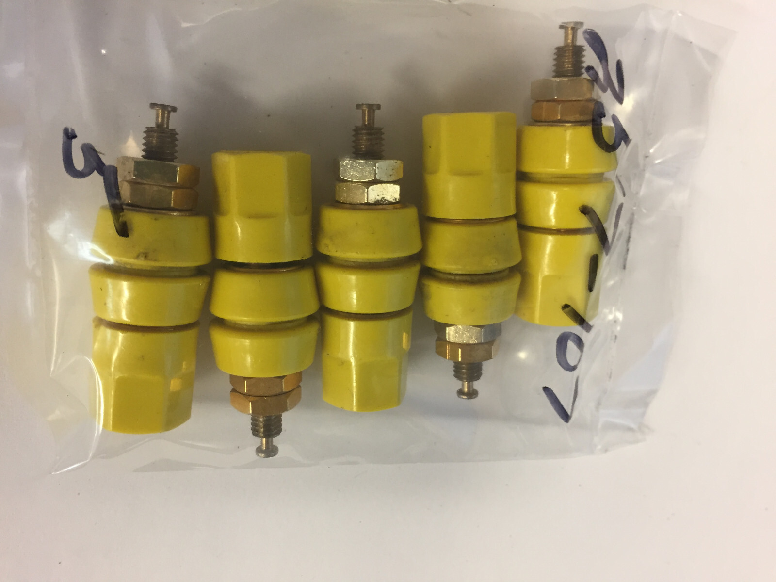 257-107 SMITH YELLOW Binding Post; Single; Hex; 10-32 257-107 SMITH YELLOW Binding Post; Single; Hex; 10-32