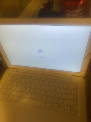 Apple Macbook 13 A1342 White Unibody 2.26GHz 128GB SSD 2GB Apple Macbook 13 A1342 White Unibody 2.26GHz 128GB SSD 2GB