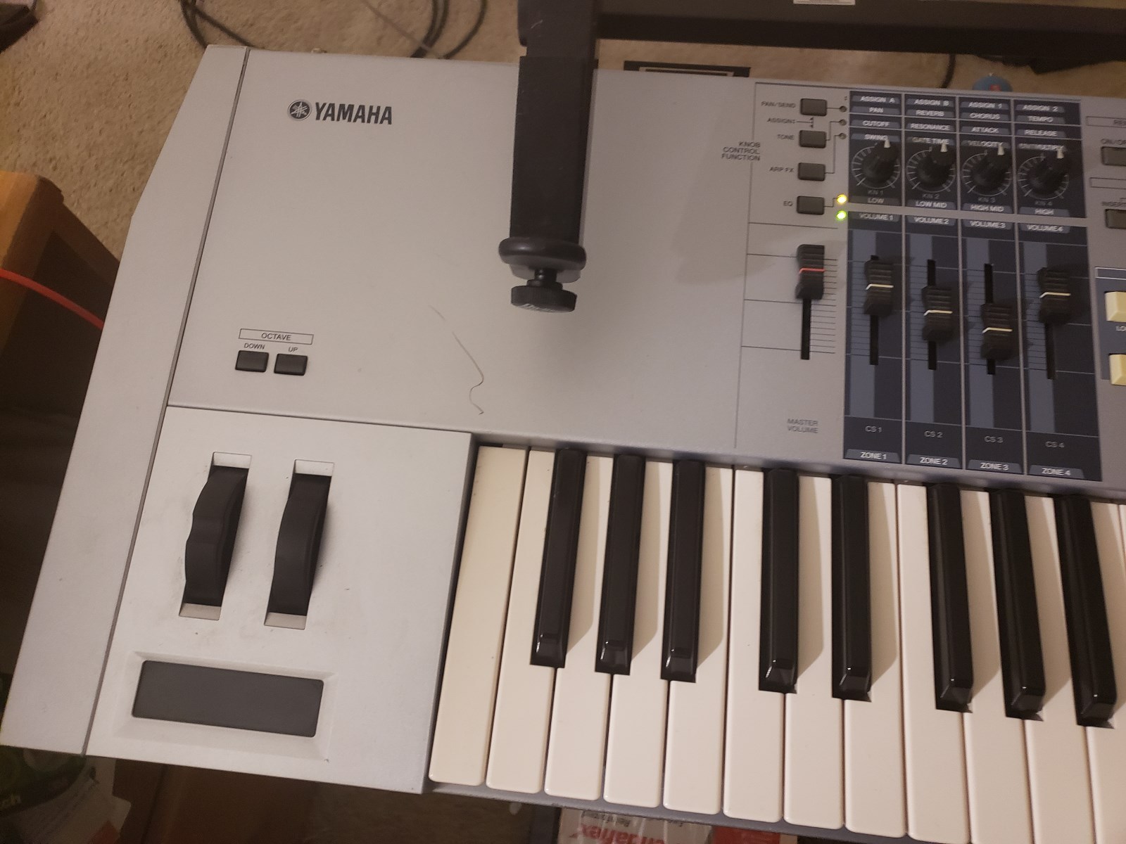 Yamaha MOTIF ES7 Keyboard Synthesizer