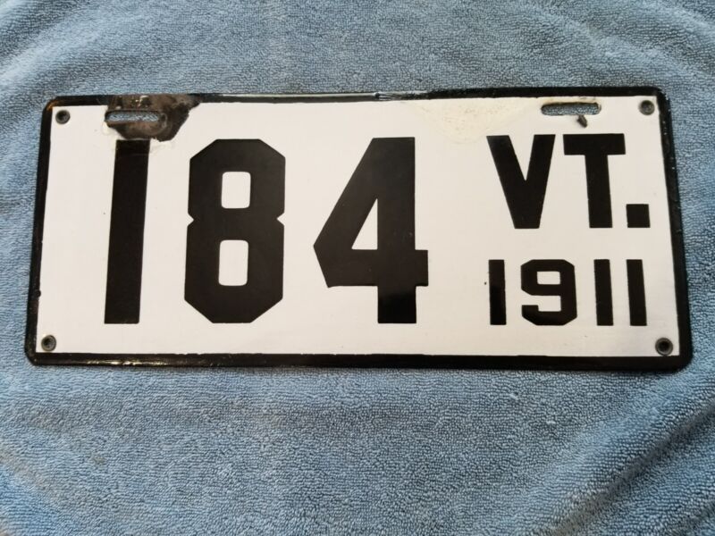 1911 Vermont porcelain license plate