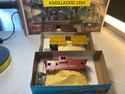   HO SCALE ATHEARN 2X- STOCK CARS  & CABOOSE  KITS-NEW-L K   H1738