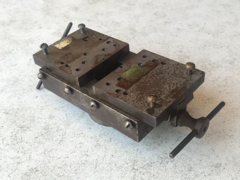 Centering vise for antique engine turning guilloche machine