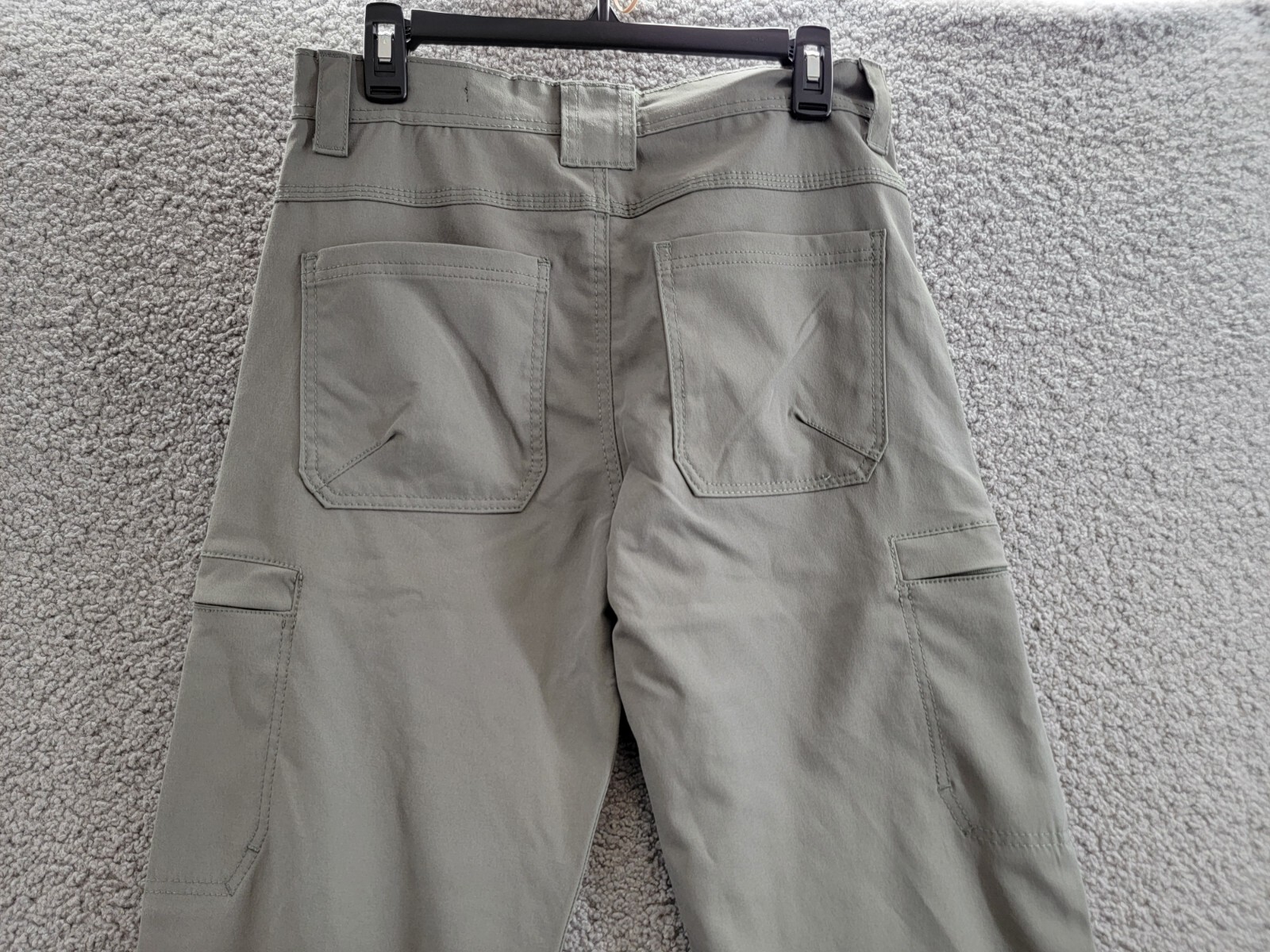 BASS OUTDOOR Essential Tech Cargo Pants Men's 30 Castor Gray Button Zip Closure - Picture 13 of 18