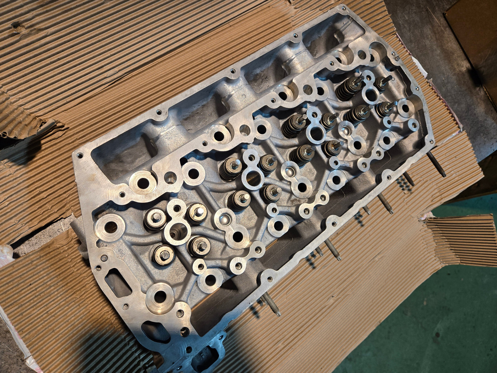 6.7 POWERSTROKE LOADED REMAN OEM CYLINDER HEAD RH PASSENGER SIDE BC3Q-6090-CD - Picture 8 of 11