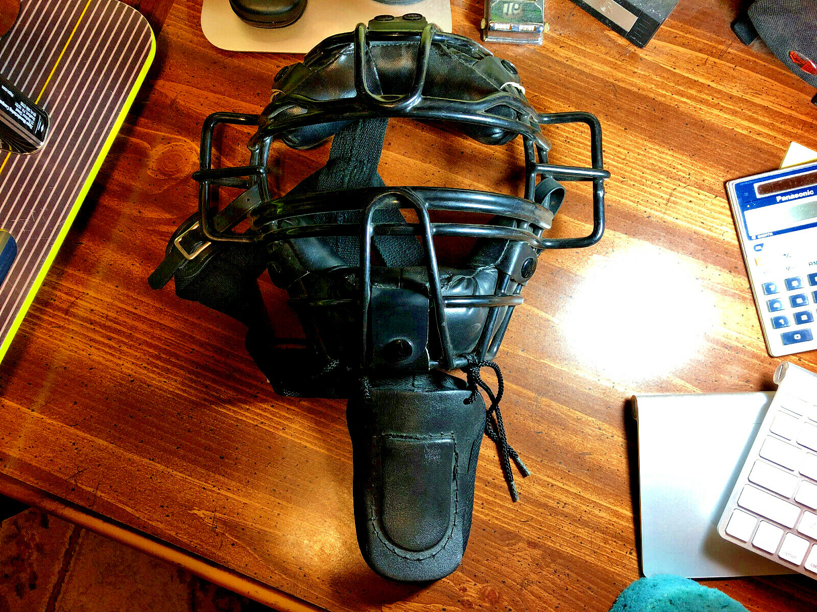 MacGregor™ Umpire / Catchers Mask w/ Throat Protector Diamond D DTG