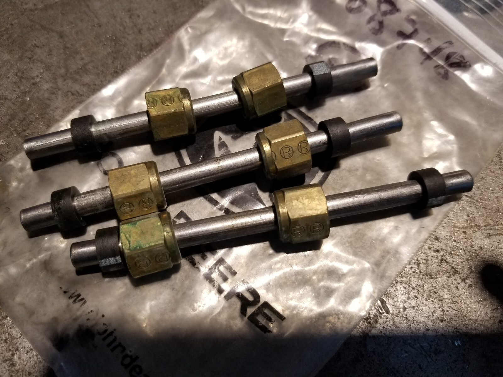 LOT OF 3PC - John Deere RE68748: Fuel Leak Off Tube - Picture 1 of 2