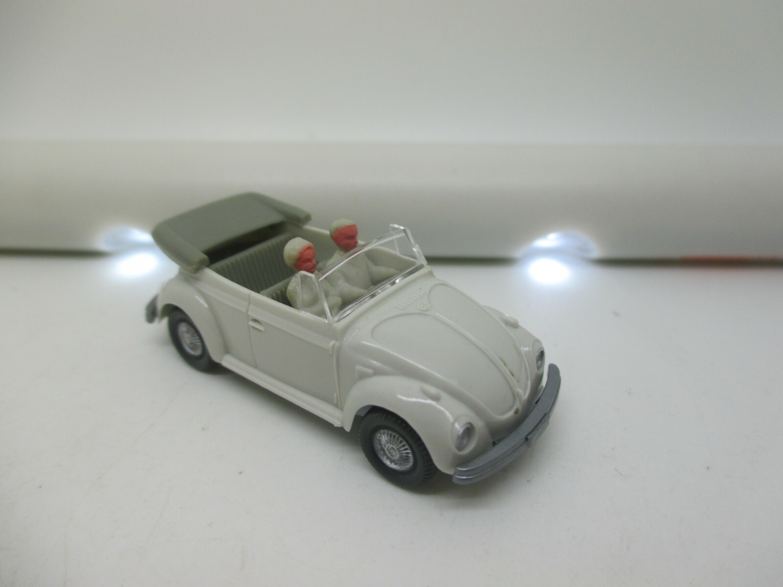 VW Beetle Cabrio White