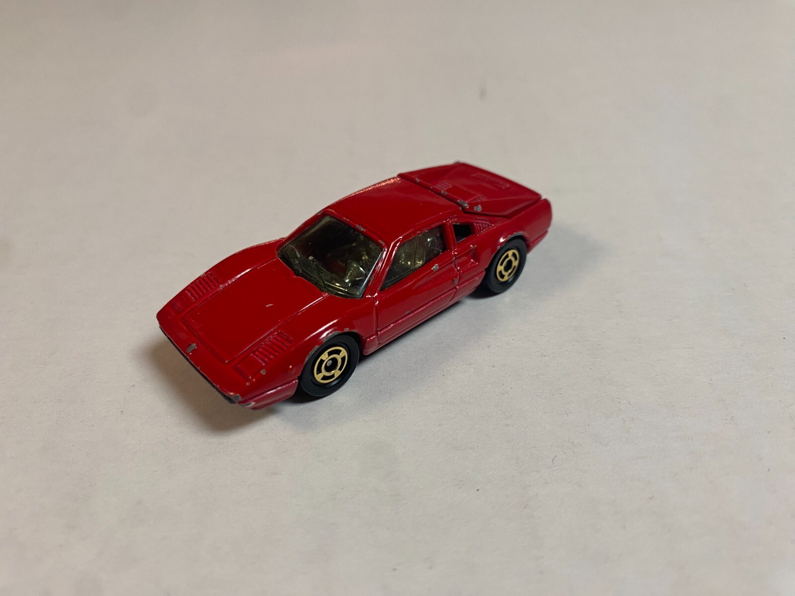 Ferrari 308 GTB レッドミニカー GT Spirit Ferrari 308 GTB Ferrari Red 1:18*Brand New Item