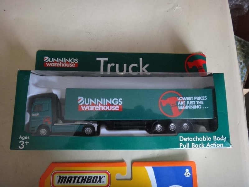 bunnings warehouse semi trailer toy truck