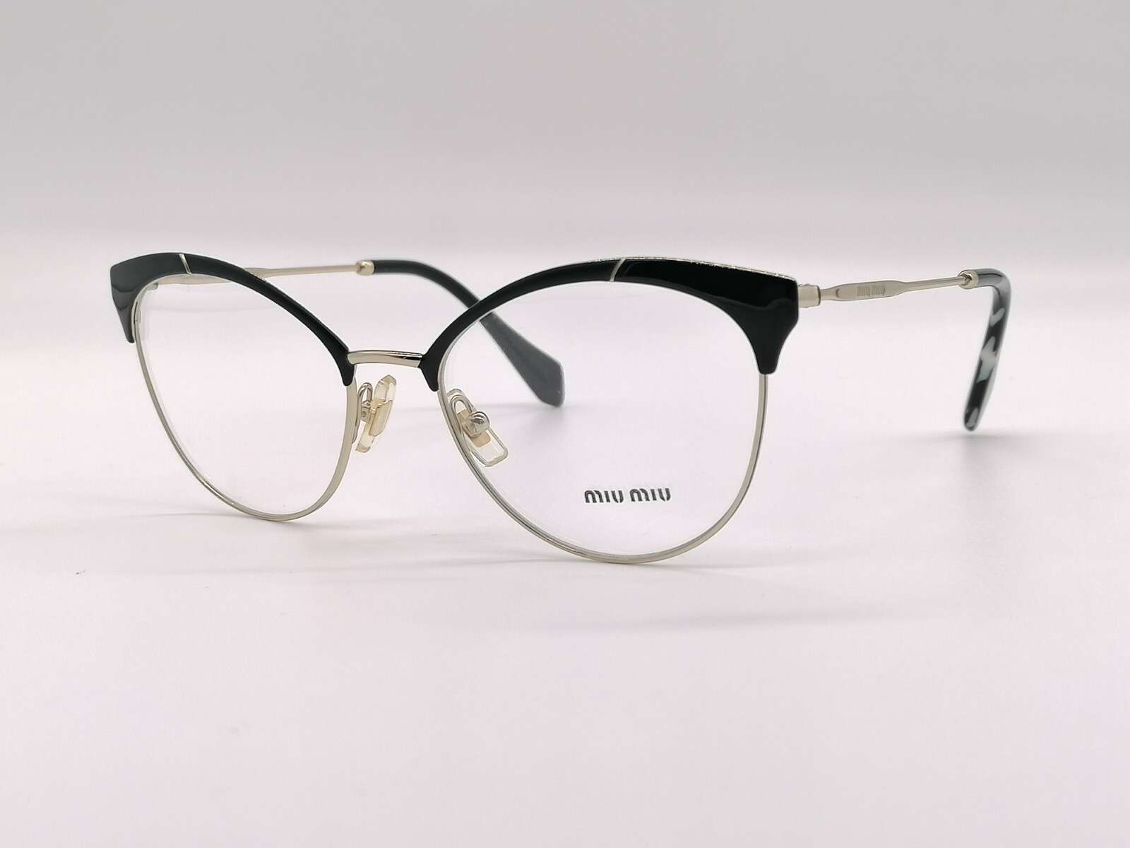 未使用級♡MIUMIU キャットアイサングラス VMU51P 50□22 140 未使用級♡MIUMIU キャットアイサングラス VMU51P 50□22 140