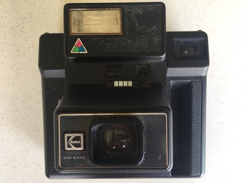 Vintage 1984 Kodak Trimprint Instant Camera 940 with Flash HS144-10