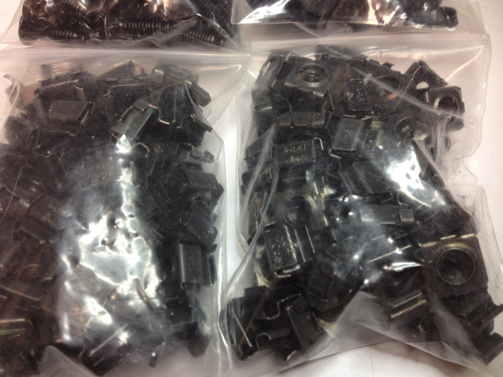 300 pc - 12-24 Cage Nuts cagenuts Screws Caps Servers Data Networking Rack -NEW