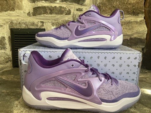 light purple nike basketball shoes
