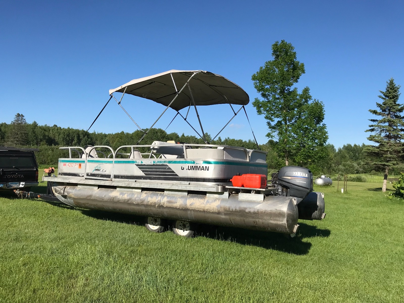 Pontoon boat with very low hours on motor