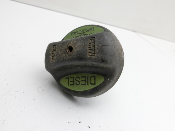 BMW E81 1er 118d 07-11 Tankdeckel Verschluss Tankverschluss  - Bild 2