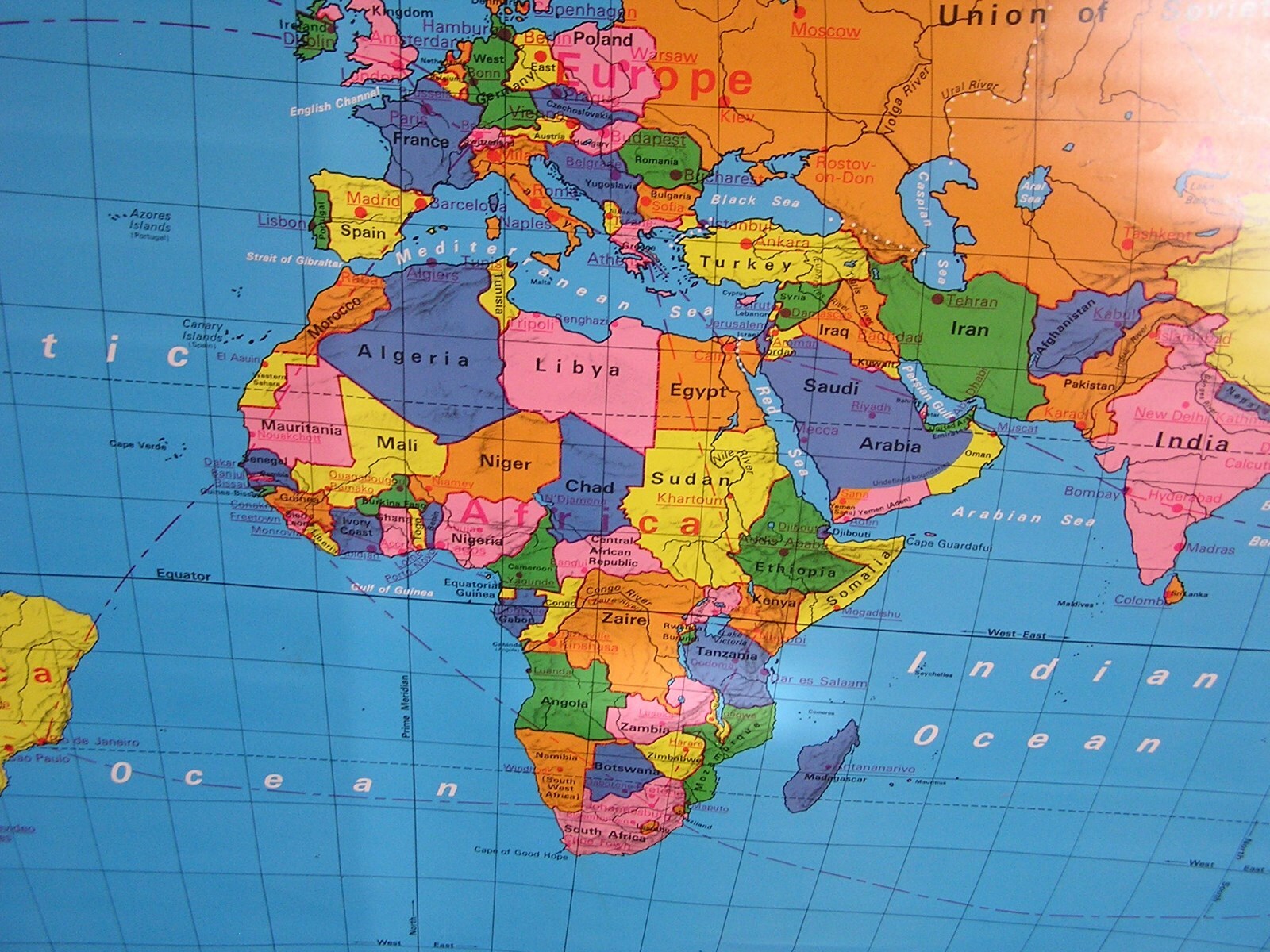 Nystrom 1NS98  World  PULL-DOWN MAP  5.5 feet by 4.5 feet - XF condition