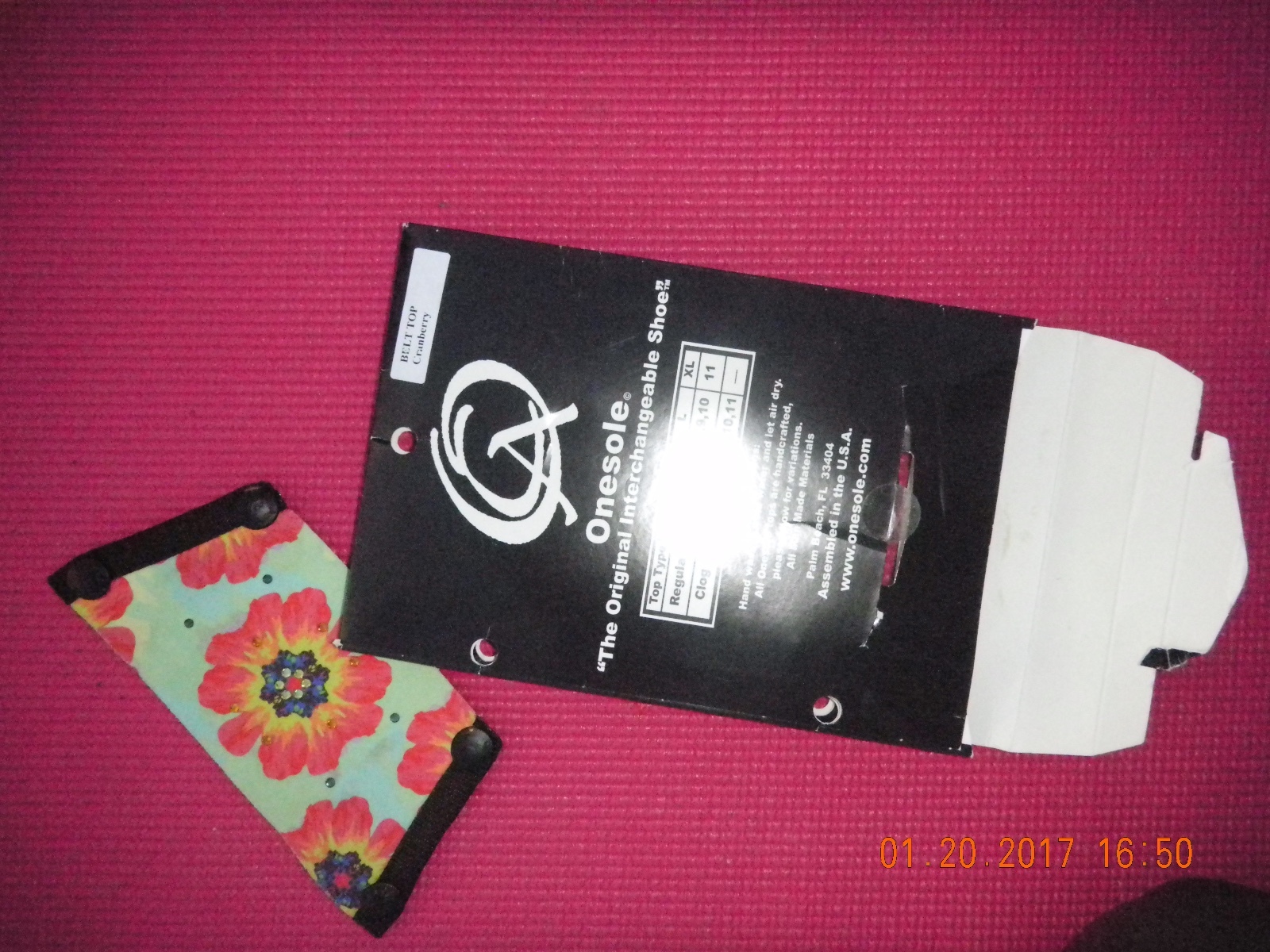 ONESOLE GREEN FLORAL RHINESTONE SHOE TOPPER SIZE 8 (LARGE)