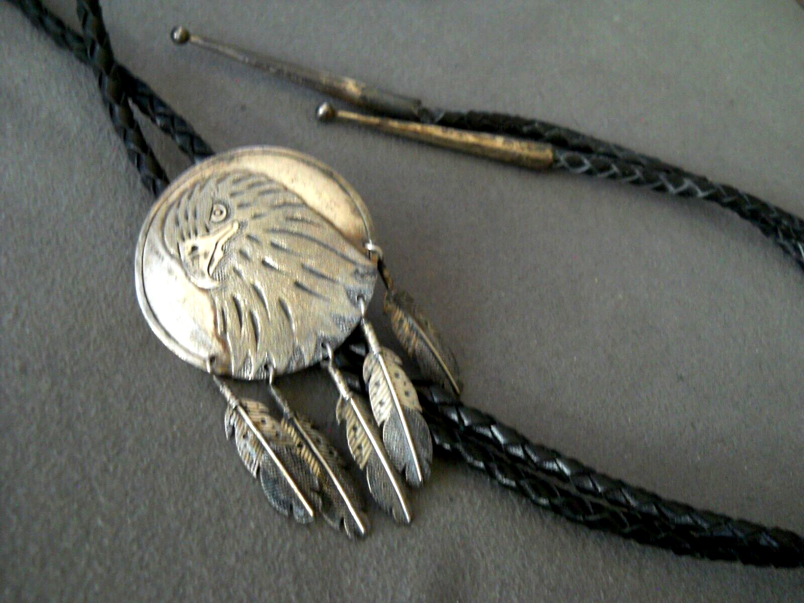 Vintage Native American Navajo Textured Backdrop Den Kalesteo Sterling Silver Bolo Tie Vintage Native American Navajo Textured Backdrop Den Kalesteo Sterling Silver Bolo Tie