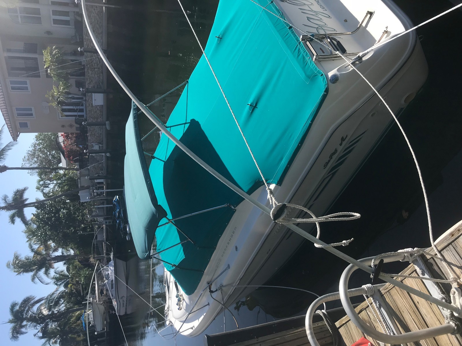 SEARAY 30 WEEKENDER CABIN CRUISER