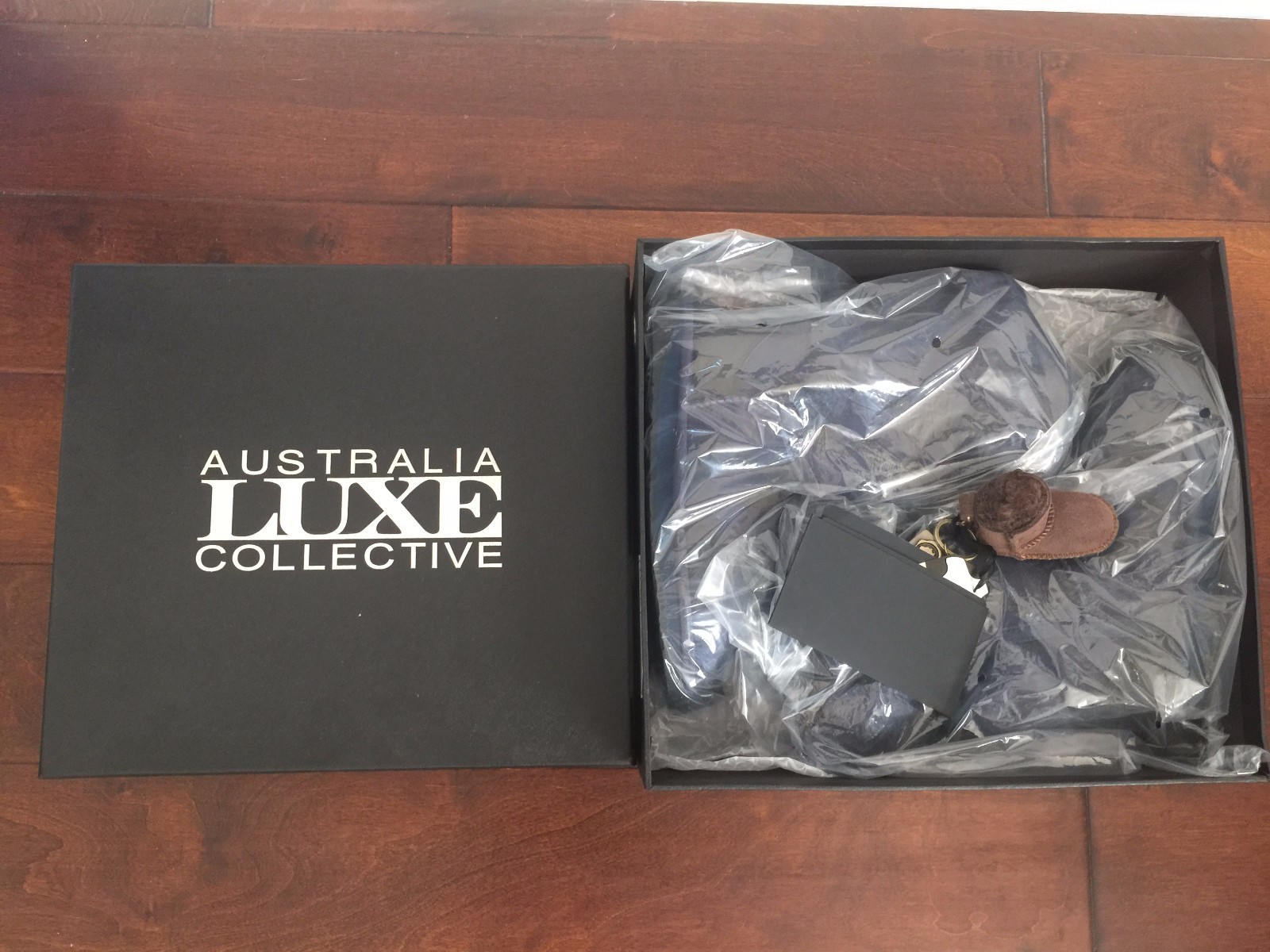 Pre-owned Australia Luxe Nordic Angel Short Sheepskin Skull Dove Iris Boots Free Key Chain