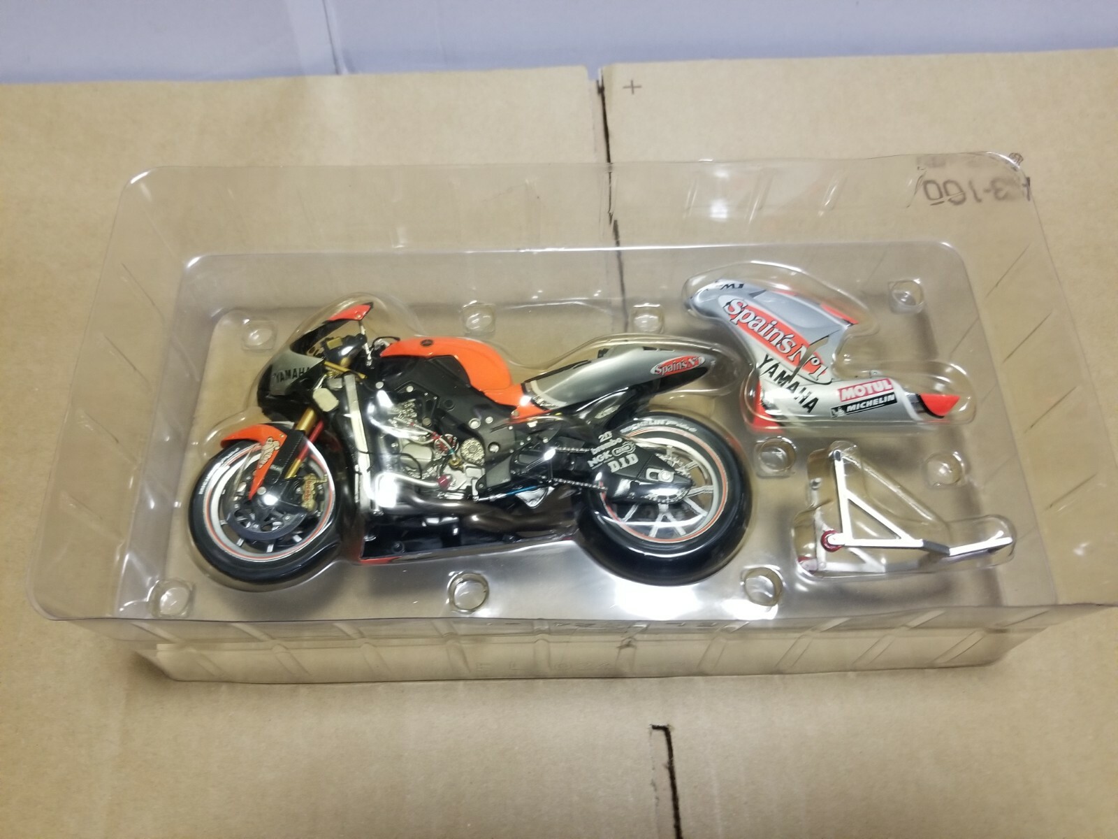 MINICHAMPS 122 036333 YAMAHA YZR-M1 MARCO MELANDRI FORTUNA