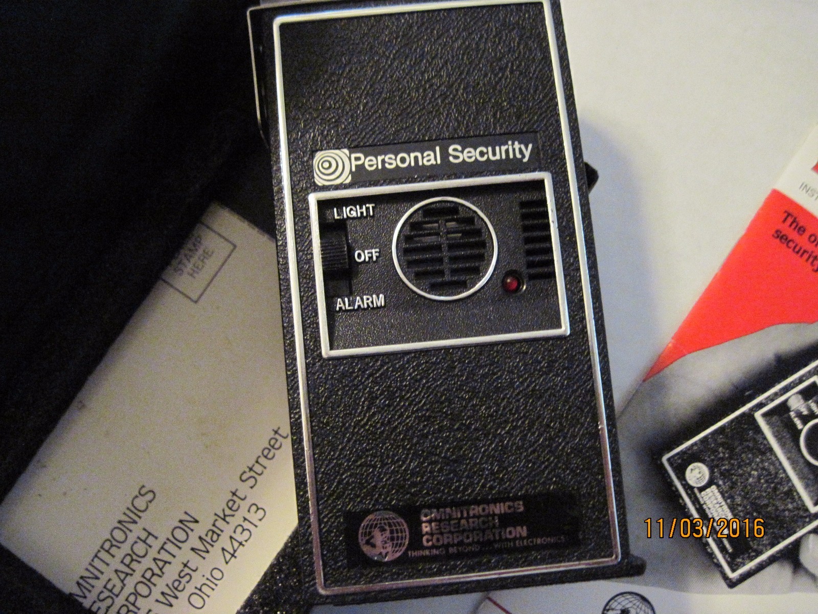 OMNITRONICS PERSONAL SECURITY ALARM LIGHT & SOUND IN CASE WITH  INSTRUCTION BOOK