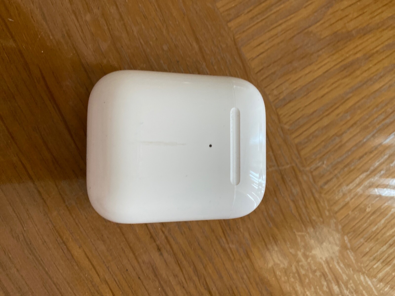 AirPods本体 ホワイト r27533193129.jpg?v=1714641823&