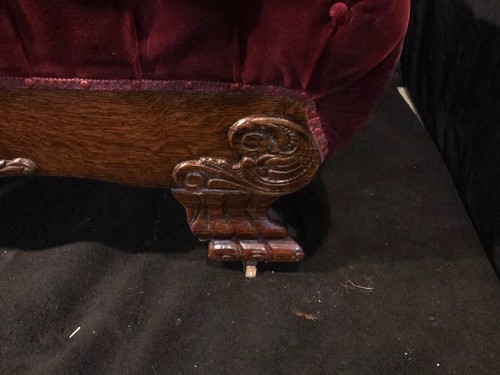 ANTIQUE LATE 1800s TUFTED RED VELVET VICTORIAN FAINTING COUCH CHAISE LOUNGE