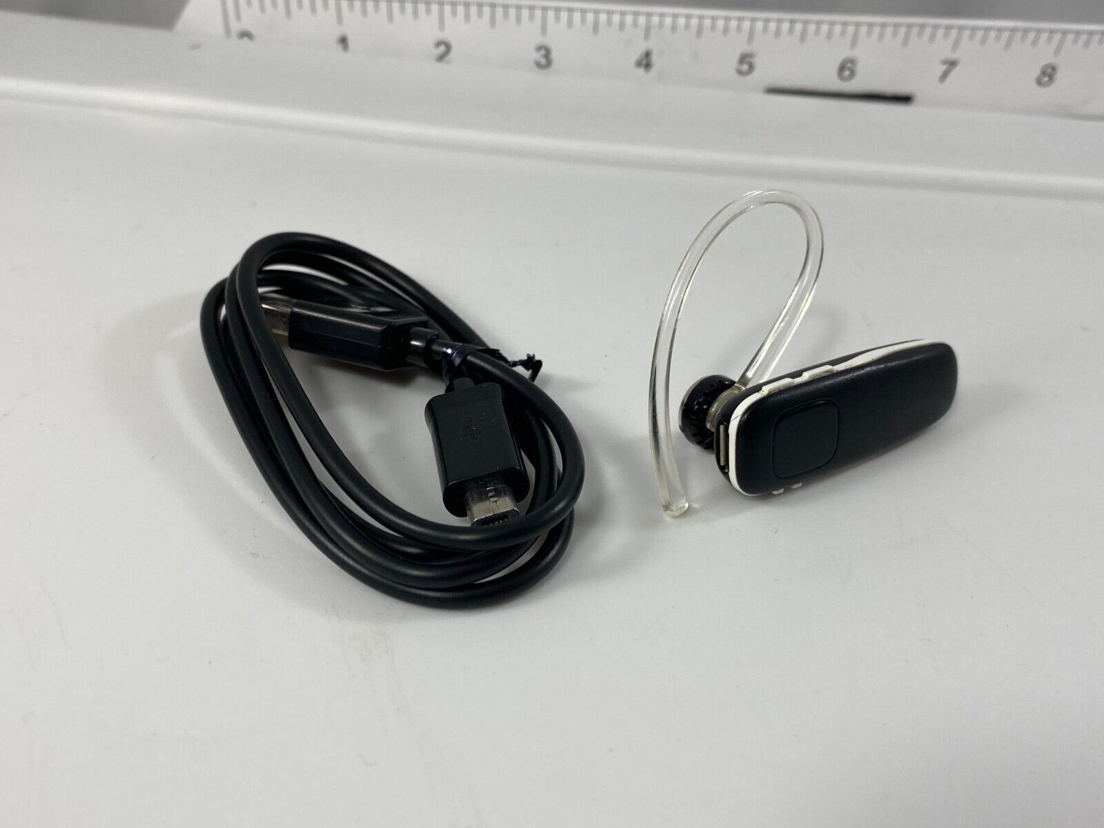 Plantronics M70 Wireless Bluetooth Headset w Music Streaming Plantronics M70 Wireless Bluetooth Headset w Music Streaming