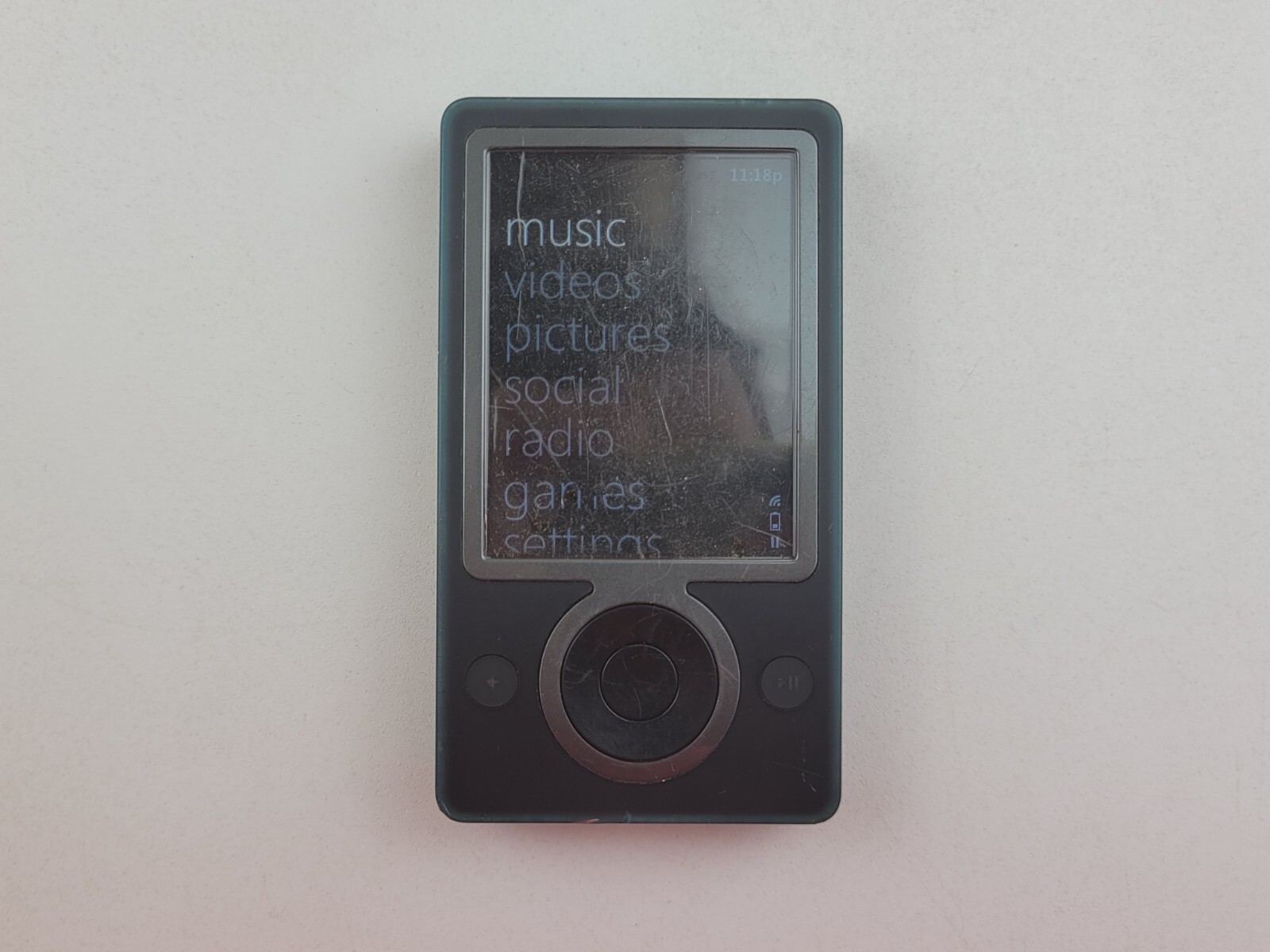 Microsoft Zune 30 Digital Media Player (1089) 30GB - SMALL