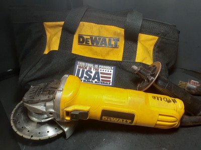 (RI4) DEWALT DWE4011 120V Corded 4-1/2'' Angle Grinder (TOOL ONLY)