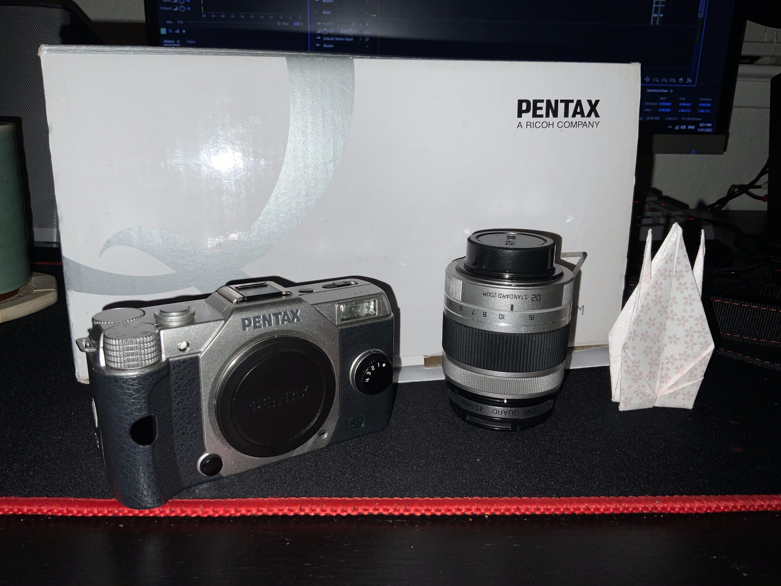 PENTAX Q7 Digital Camera Silver w/ 02 06 Lens [Near Mint PENTAX Q7 Digital Camera Silver w/ 02 06 Lens [Near Mint