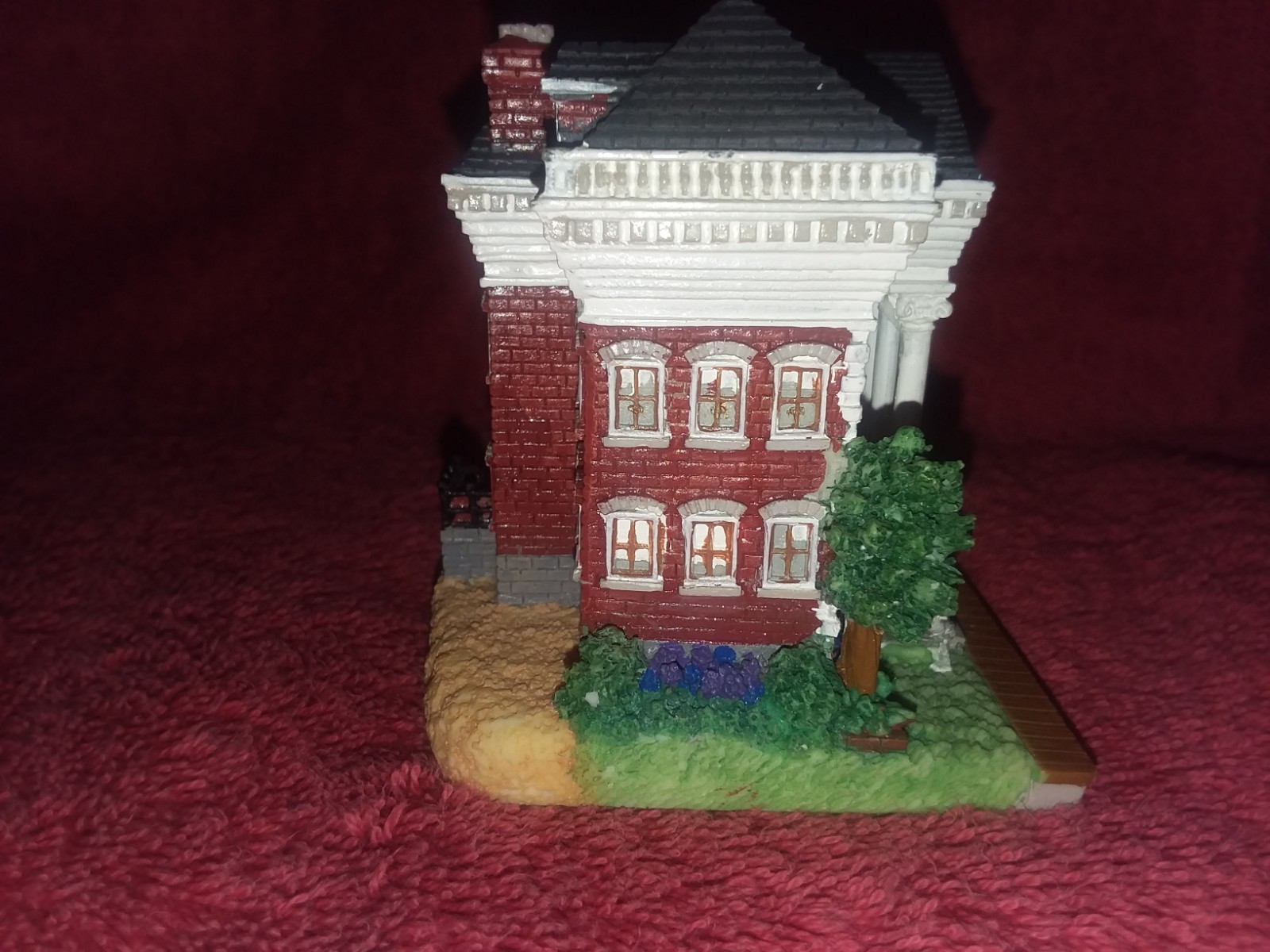 Liberty Falls AH233 First Bank of Liberty Falls 2001 International Resources